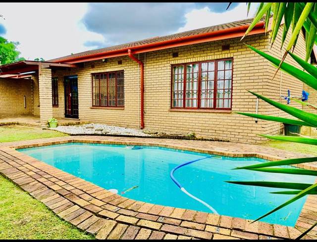 2 BEDROOM TOWNHOUSE FOR SALE IN ASHLEY